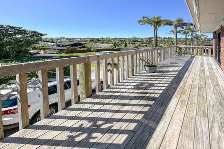 Photo of property in 1/1 Nigel Road, Browns Bay, Auckland, 0630