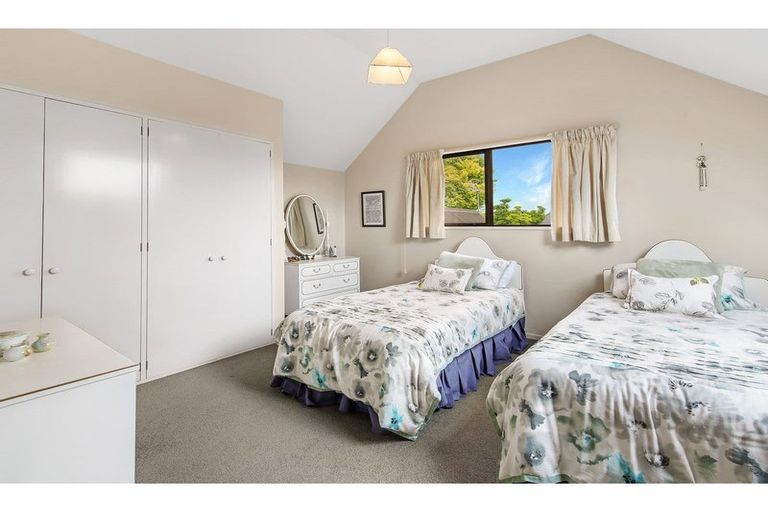 Photo of property in 2/35 Glenburn Place, Avonhead, Christchurch, 8042
