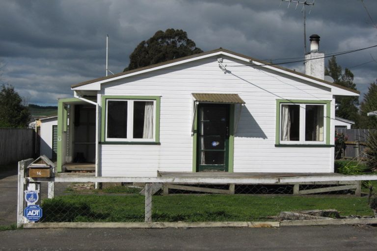 Photo of property in 14 Shanly Street, Waipawa, 4210