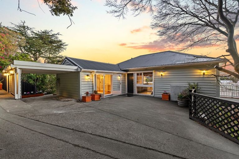 Photo of property in 77 Valley Road, Cashmere, Christchurch, 8022