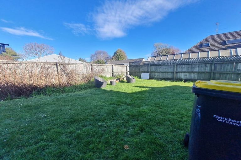 Photo of property in 2/111 Waimairi Road, Ilam, Christchurch, 8041