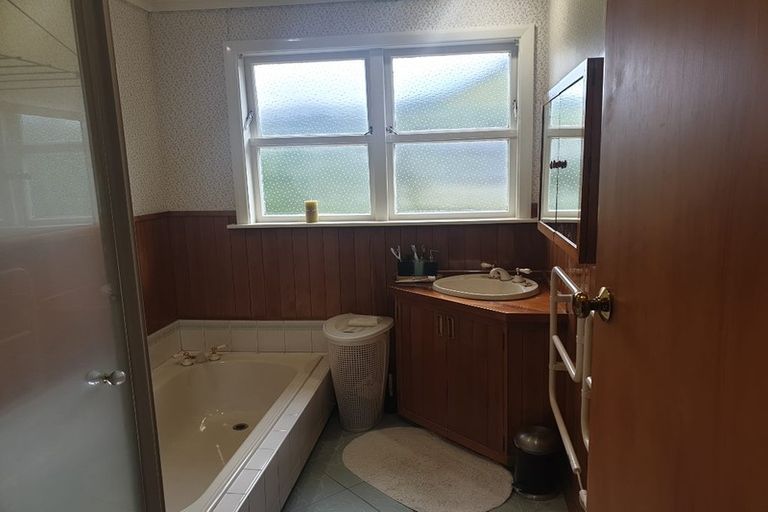 Photo of property in 11 Tui Terrace, Tawa, Wellington, 5028