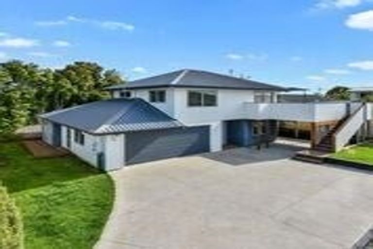 Photo of property in 9a Crispe Road, Clarks Beach, 2122