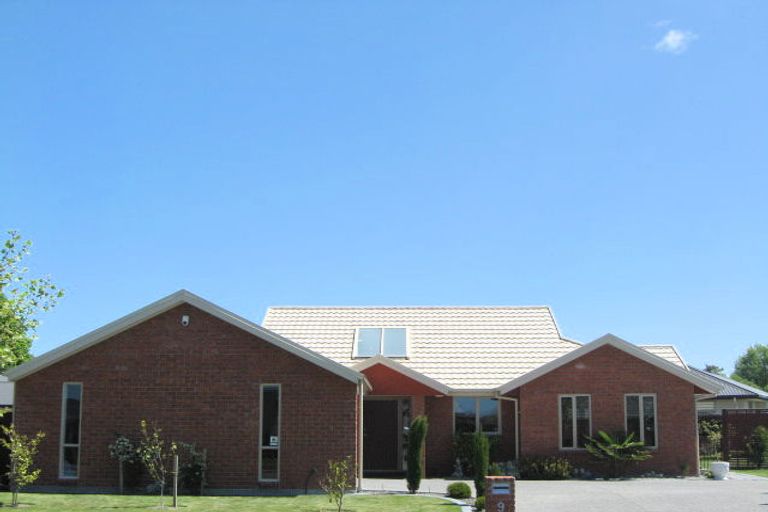 Photo of property in 9 Willowview Drive, Redwood, Christchurch, 8051