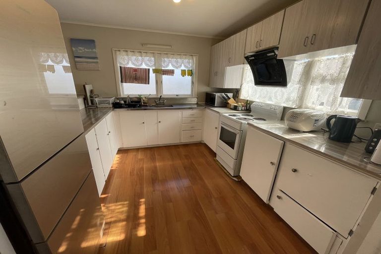 Photo of property in 1 Chartwell Avenue, Glenfield, Auckland, 0629