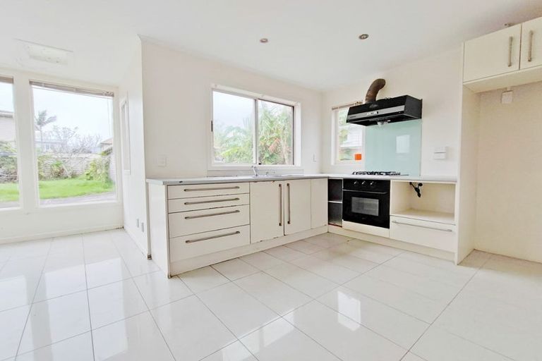 Photo of property in 352 Lake Road, Takapuna, Auckland, 0622