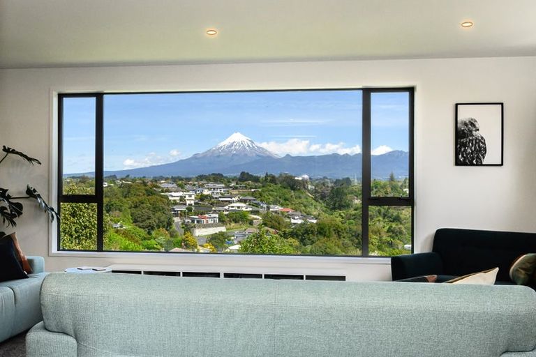 Photo of property in 18c Montana Place, Merrilands, New Plymouth, 4312