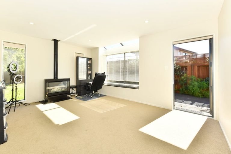 Photo of property in 3b Dickson Crescent, Hornby, Christchurch, 8042