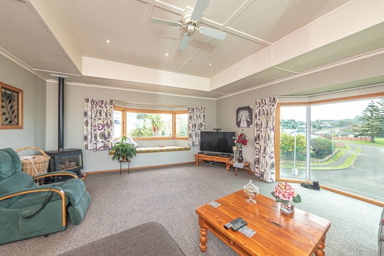 Photo of property in 16 Spurdle Street, Springvale, Whanganui, 4501
