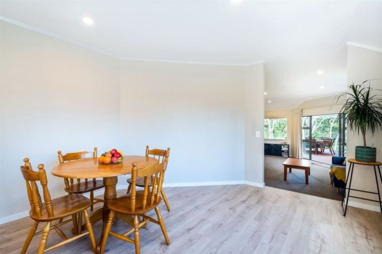 Photo of property in 20 Capilano Place, Glenfield, Auckland, 0629