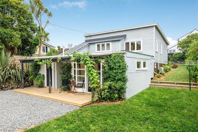 Photo of property in 18 Kamara Road, Glen Eden, Auckland, 0602