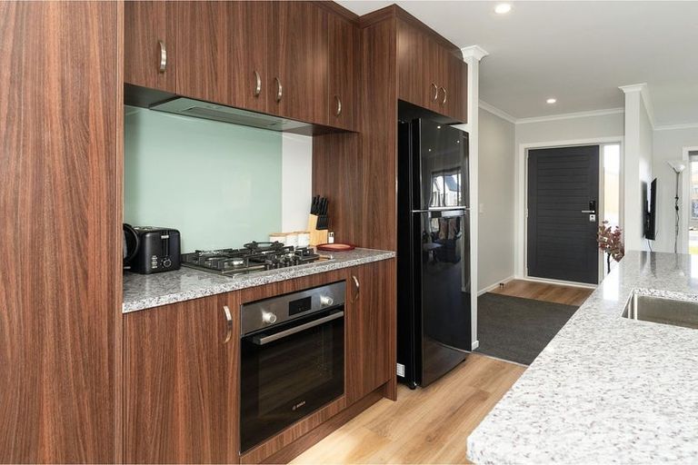 Photo of property in 2 Rotoiti Place, Paraparaumu, 5032