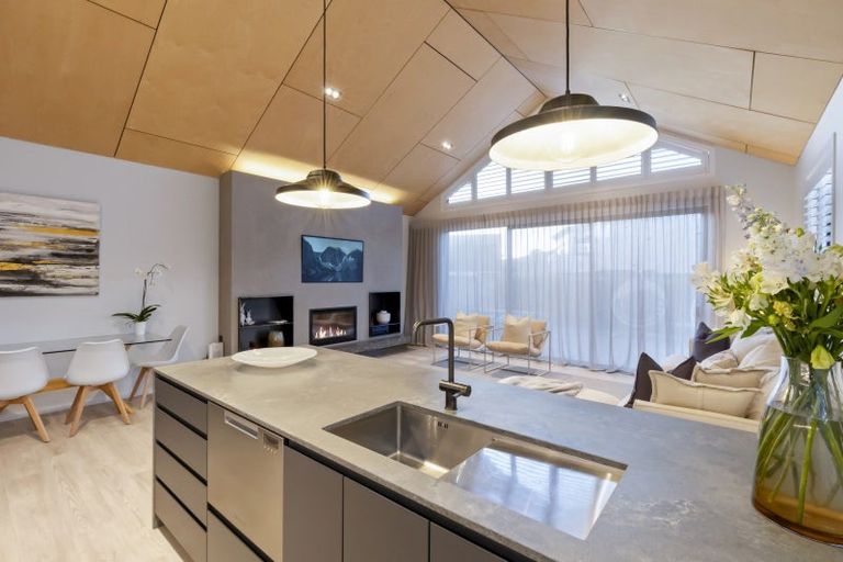 Photo of property in 8 Soudley Court, Jacks Point, Queenstown, 9371