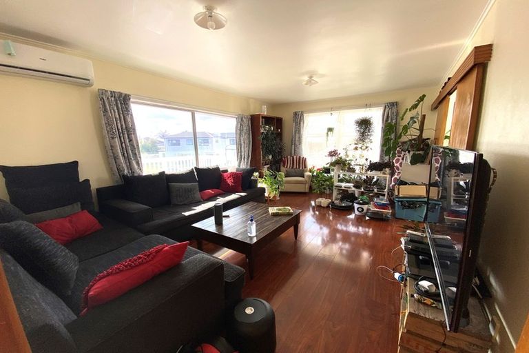 Photo of property in 30 Megan Avenue, Pakuranga Heights, Auckland, 2010