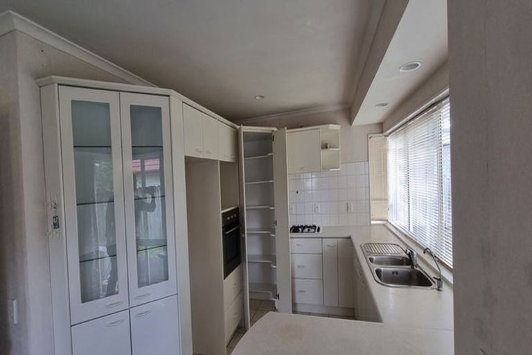 Photo of property in 192a Botany Road, Botany Downs, Auckland, 2010