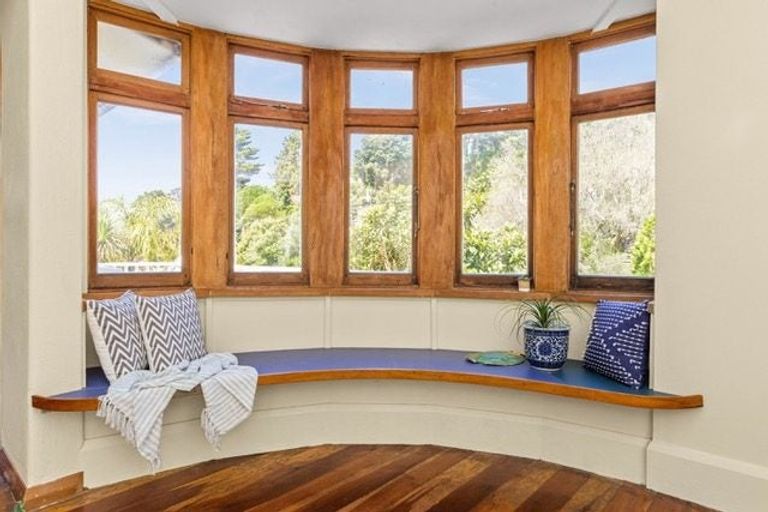 Photo of property in 26 Coote Road, Bluff Hill, Napier, 4110