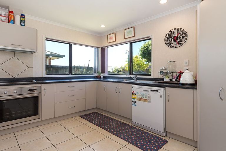 Photo of property in 7 Frame Place, Owhata, Rotorua, 3010