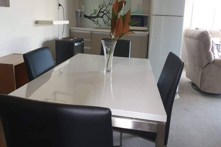 Photo of property in 69 Travis View Drive, Fairview Heights, Auckland, 0632