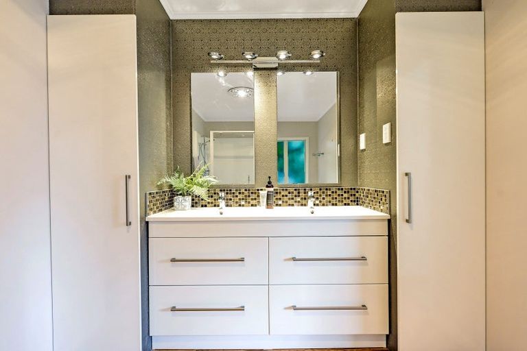 Photo of property in 10 Admiral Crescent, Flagstaff, Hamilton, 3210