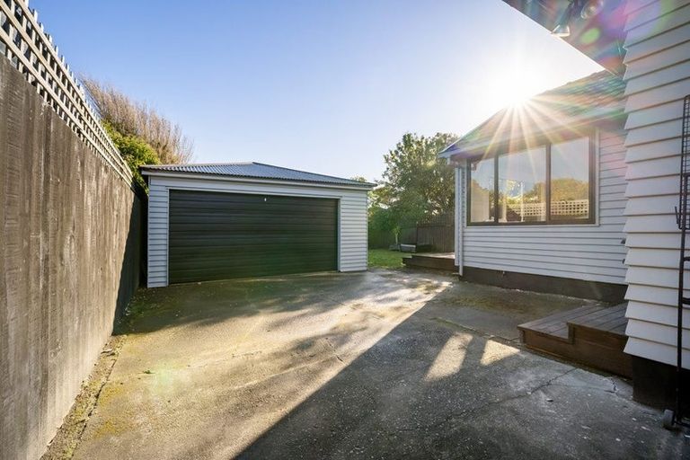 Photo of property in 77 Owles Terrace, New Brighton, Christchurch, 8061