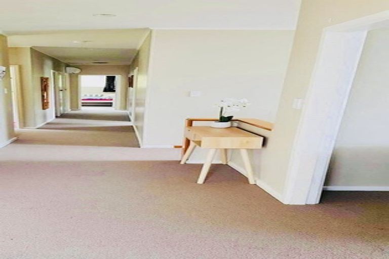 Photo of property in 11 Morgan Place, Tawa, Wellington, 5028