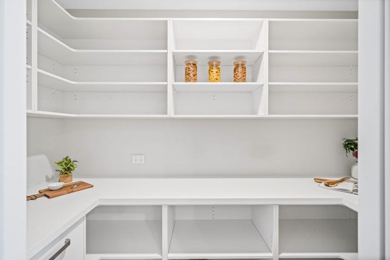 Photo of property in 16 Forge Close, Halswell, Christchurch, 8025