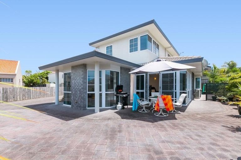 Photo of property in 23a Sunbrae Grove, Mount Maunganui, 3116