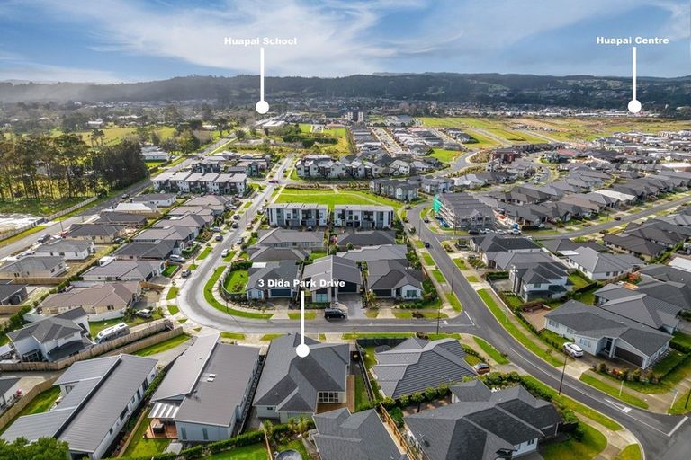 Photo of property in 3 Dida Park Drive, Kumeu, 0810