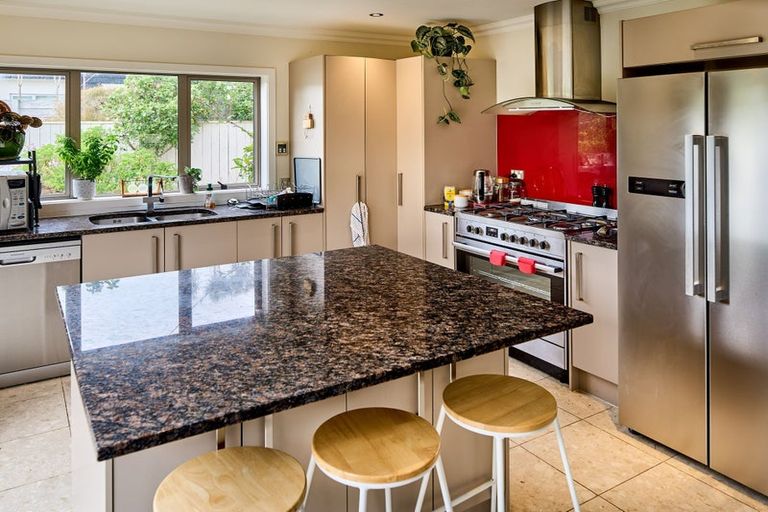 Photo of property in 31 Sumner Terrace, Aotea, Porirua, 5024