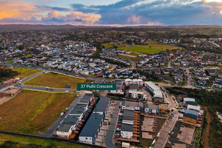 Photo of property in 35 Puihi Crescent, Massey, 0614