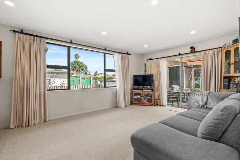 Photo of property in 21 Tatariki Street, Rosehill, Papakura, 2113