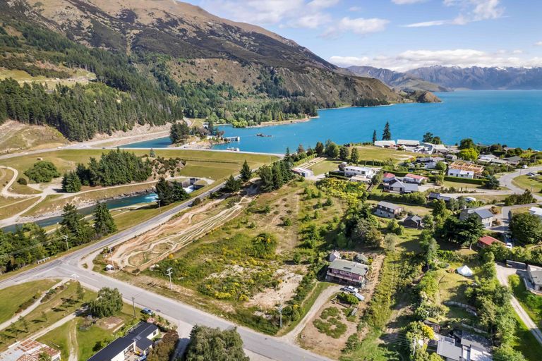 Photo of property in 17 Parry Crescent, Lake Hawea, 9382