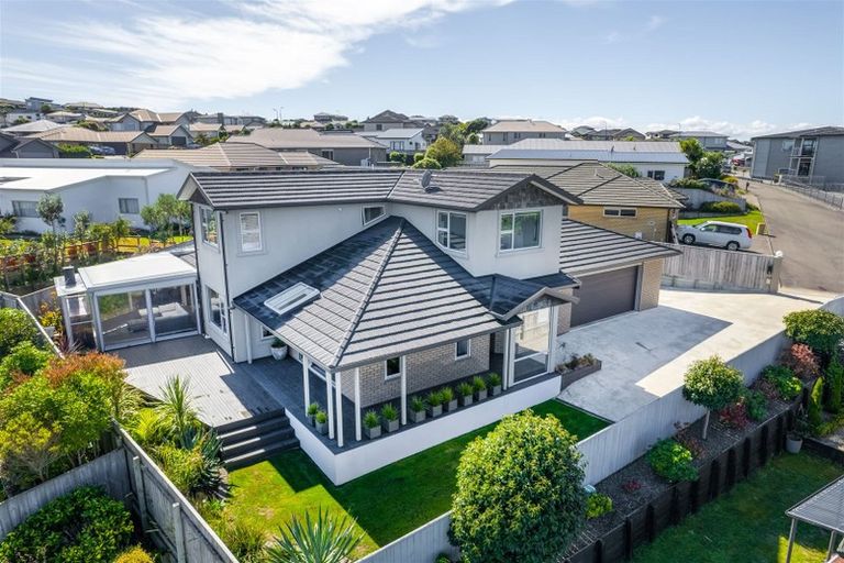 Photo of property in 18 Peel Lane, Aotea, Porirua, 5024