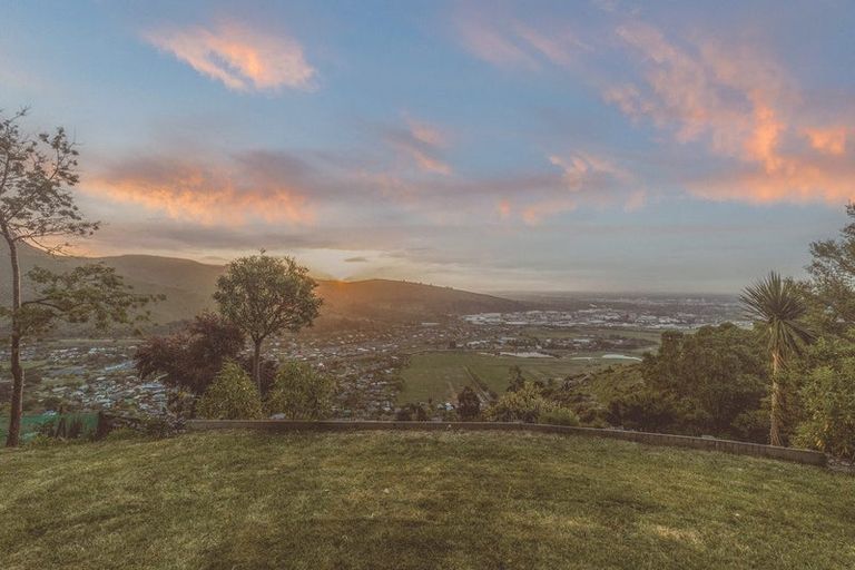 Photo of property in 3 Plains View, Mount Pleasant, Christchurch, 8081