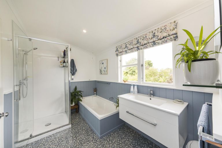 Photo of property in 26 Saint Albans Avenue, Hokowhitu, Palmerston North, 4410