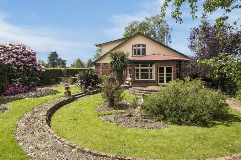 Photo of property in 936 Maungatua Road, Berwick, Outram, 9073