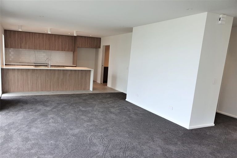 Photo of property in 12/104 Maupuia Road, Maupuia, Wellington, 6022