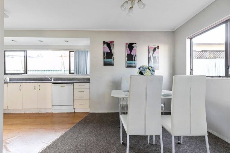 Photo of property in 11 Titirangi Road, New Lynn, Auckland, 0600