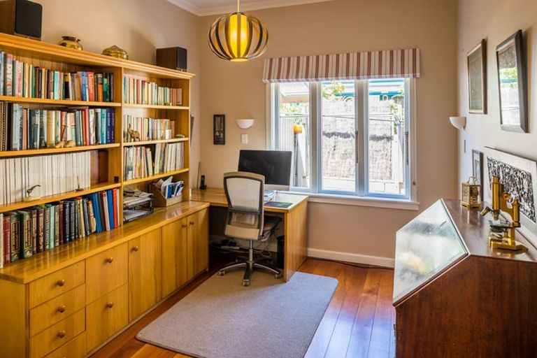 Photo of property in 107-109 Muritai Road, Eastbourne, Lower Hutt, 5013