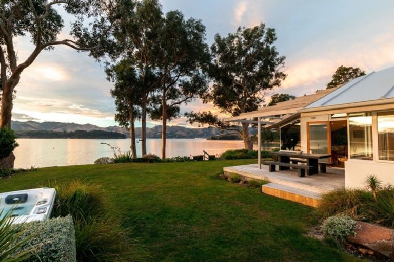 Photo of property in 425 Marine Drive, Charteris Bay, Lyttelton, 8971