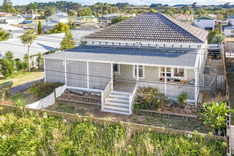Photo of property in 21 Ruapehu Street, Castlecliff, Whanganui, 4501