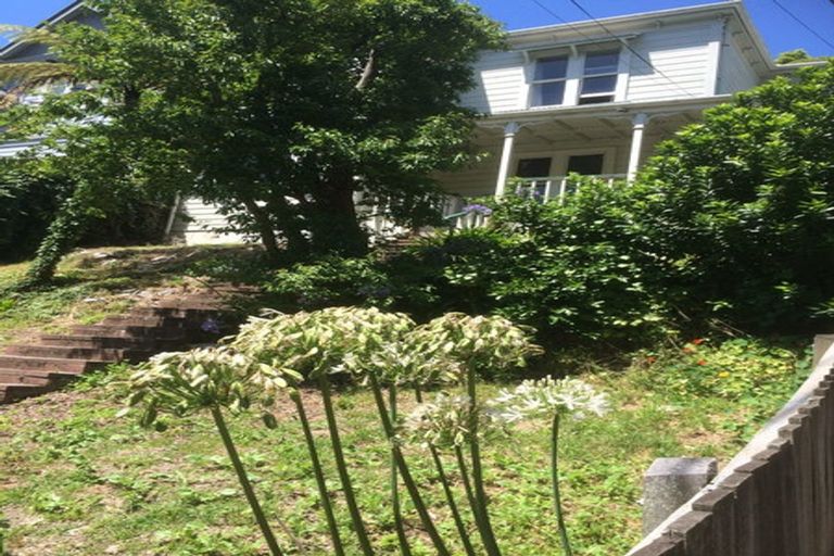 Photo of property in 137 Glenmore Street, Kelburn, Wellington, 6012