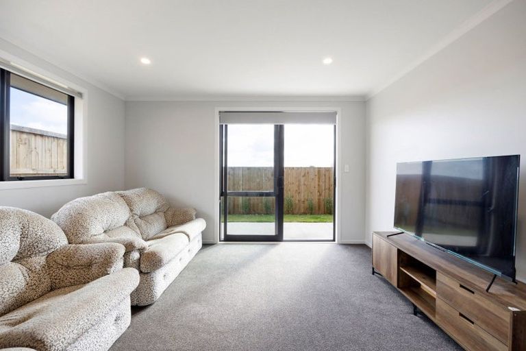 Photo of property in 41 Waruhia Crescent, Rototuna North, 3281