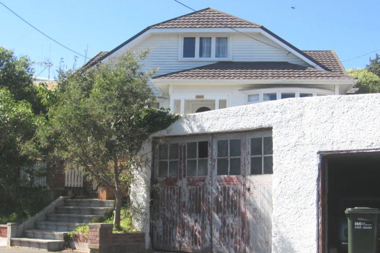 Photo of property in 26 Woburn Road, Northland, Wellington, 6012