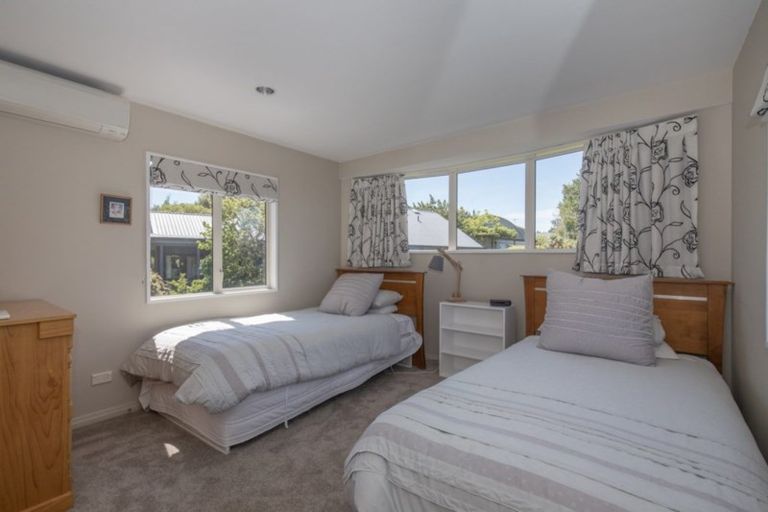 Photo of property in 10 Mulberry Lane, Wanaka, 9305