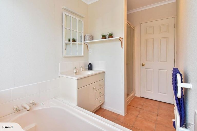 Photo of property in 14 Woodcroft Way, Pukekohe, 2120