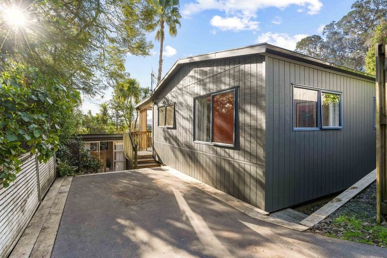 Photo of property in 15a Mount Avenue, Pauanui, Hikuai, 3579