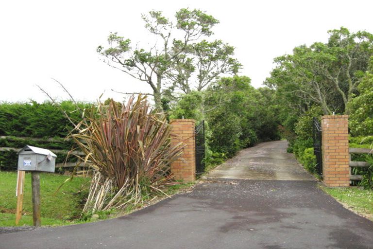 Photo of property in 36 Jack Paterson Road, Opaheke, Papakura, 2584