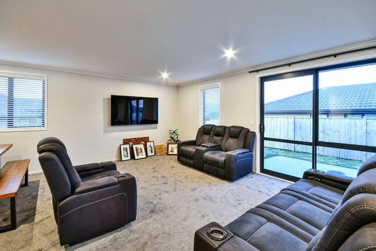 Photo of property in 82 Harriet Johnston Drive, Pokeno, 2402