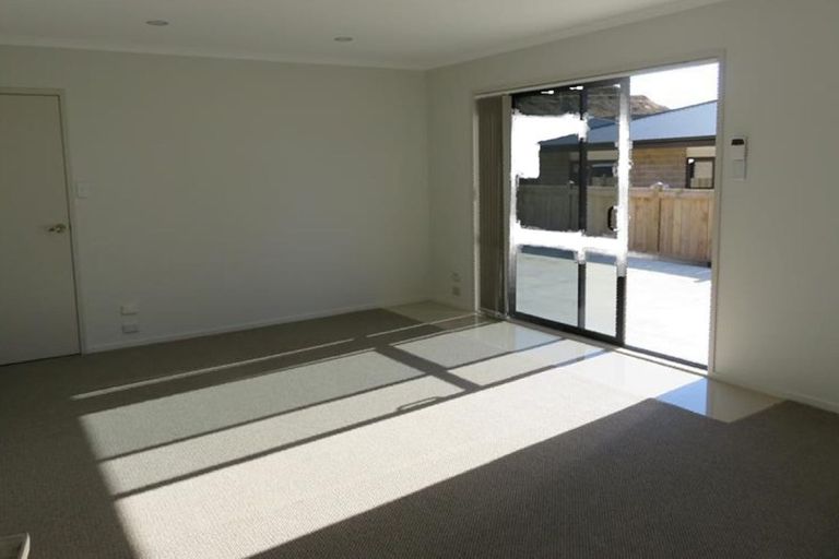 Photo of property in 12a Frederick Place, Whalers Gate, New Plymouth, 4310